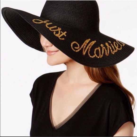 Betsey Johnson | Black ‘Just Married’ Floppy Sun Hat | One Size - Picture 3 of 6